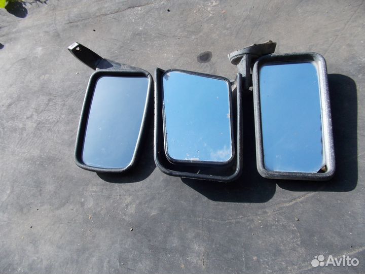 Зеркало заднего вида