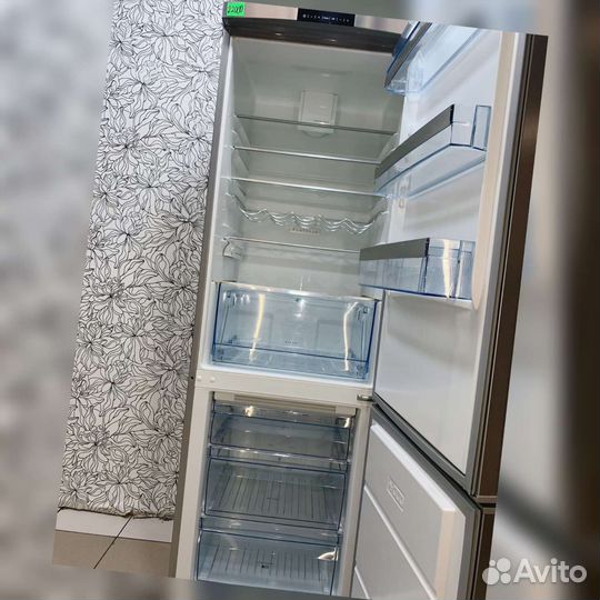 Б/У Холодильник в идеальном состоянии
