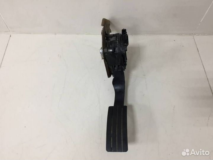 Педаль газа Renault Logan 2 2014