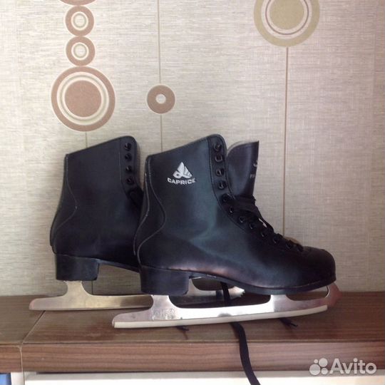 Коньки фигурные черные размер 41