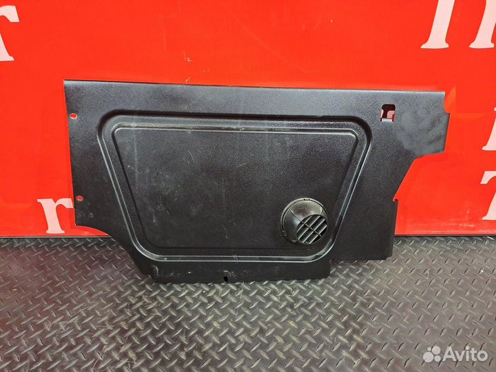 Накладка спальника правая