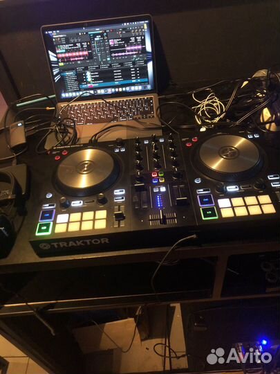 Dj контроллер traktor s2 mk3