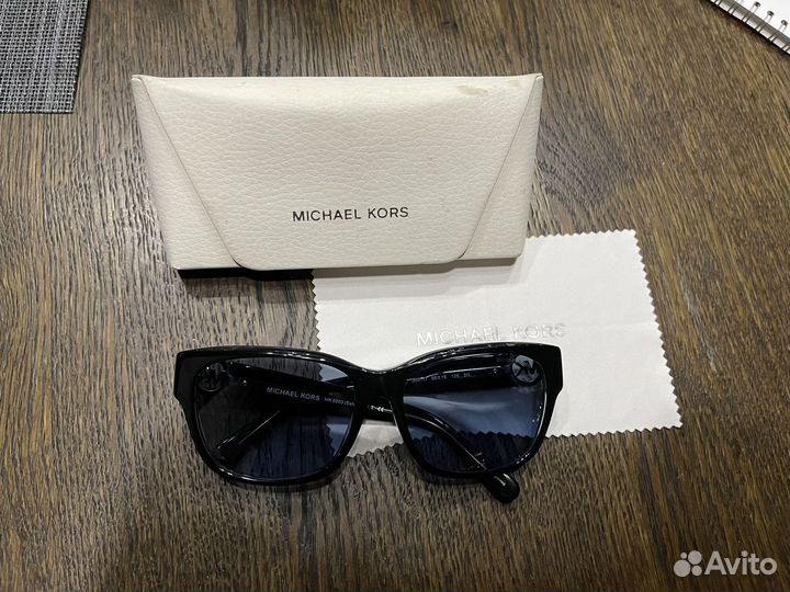 Солнцезащитные очки michael kors