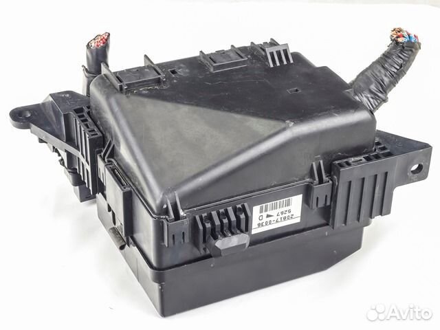 Блок предохранителей Mitsubishi Outlander