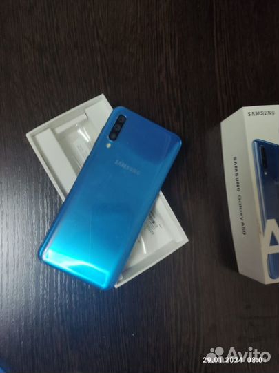 Samsung Galaxy A50, 4/64 ГБ