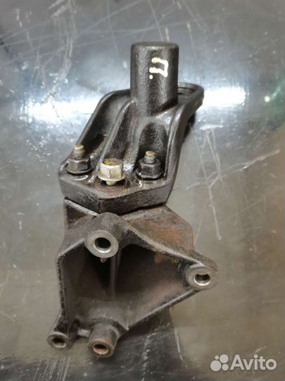 Опора двигателя левая правая Hyundai Solaris седан