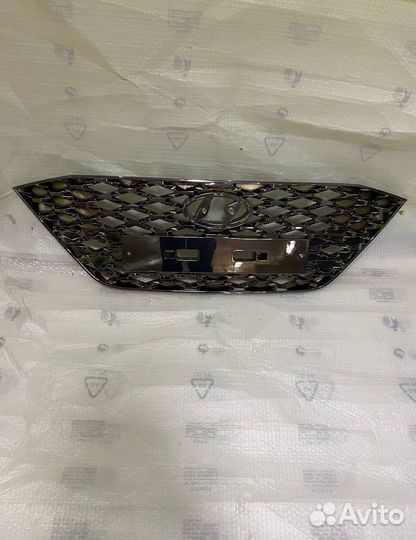 Решетка радиатора hyundai solaris 20- темный хром