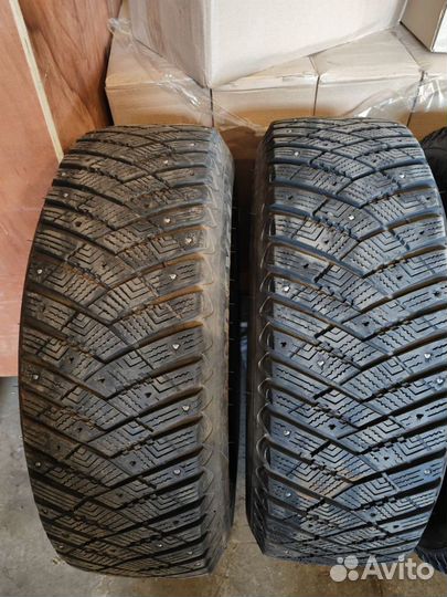 Goodyear UltraGrip Ice Arctic SUV 225/65 R17 102T