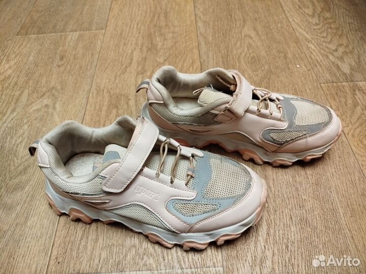 Кроссовки женские 38 размер бу