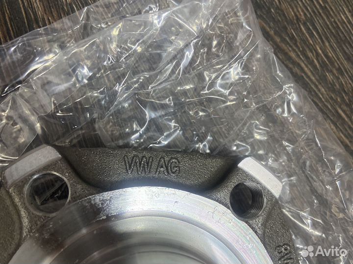 Ступица передняя Audi A4/A5 8W0407613