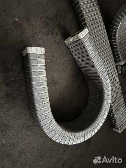 Гибкий защитный кожух (кабель-каналы)