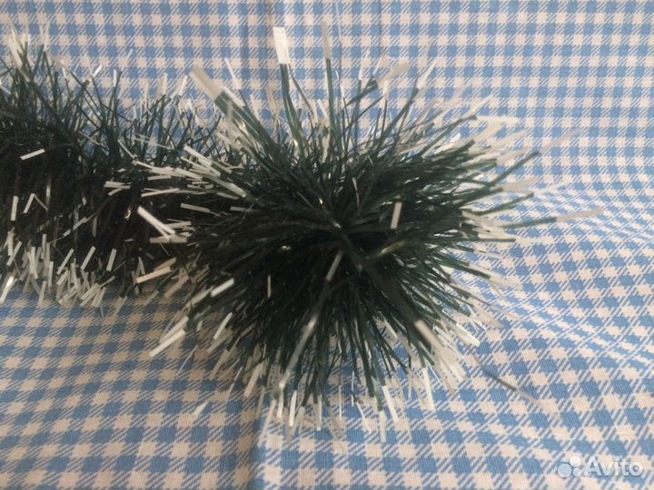 Елки настольные, мишура