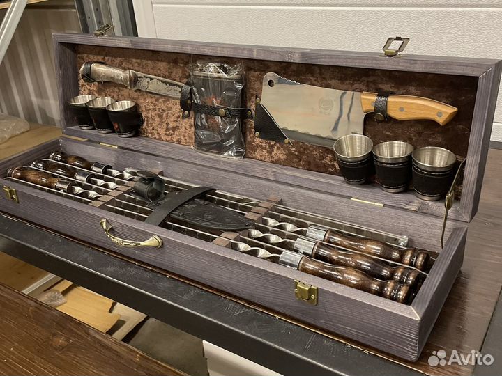 Набор шампуров в коробке из деревянного массива «е