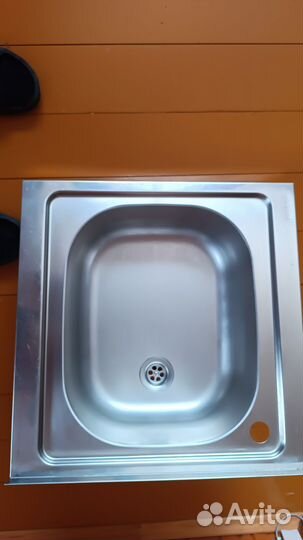 1 Раковина сниму 12 сентября 50х50внутр42х34