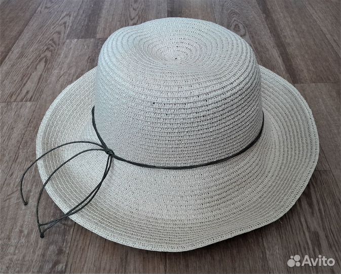 Шляпа женская соломенная