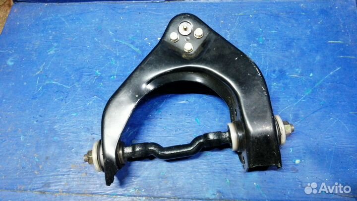 Рычаг подвески правый Hyundai Starex H1 верхний