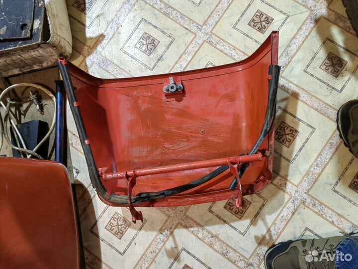 Капот бардачка коляски иж