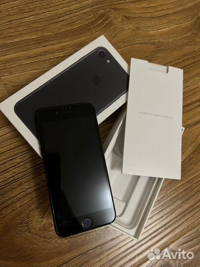 Телефон iPhone 7