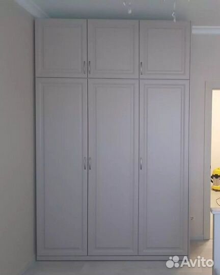 Шкаф по индивидуальным проектам в зал