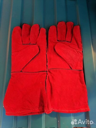 Ботинки сварочные, перчатки, костюм