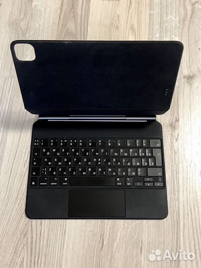 Чехол-клавиатура Apple Magic Keyboard
