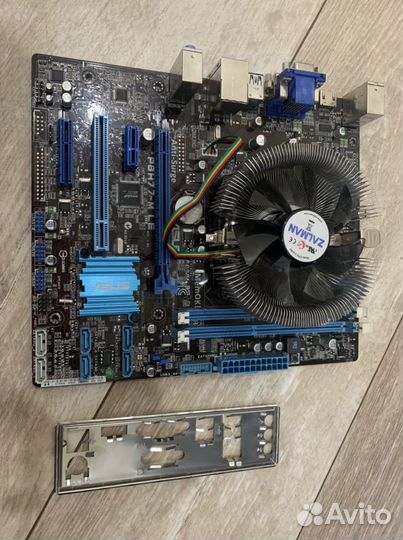 Материнская плата с процессором