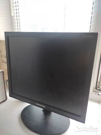 Продаю монитор для компьютера