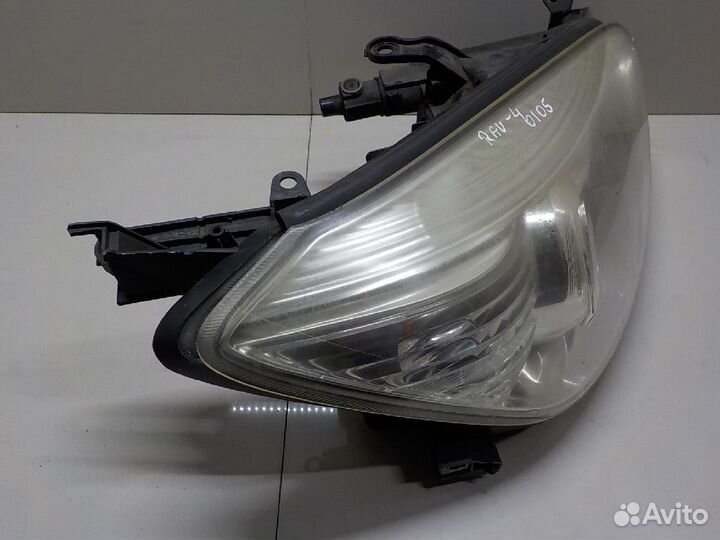Фара правая Toyota RAV4-3 2005-2010
