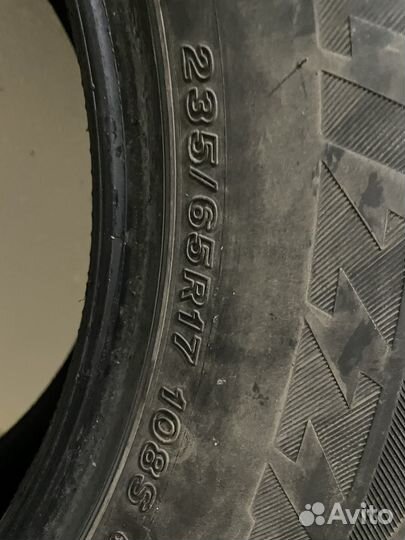 Bridgestone Blizzak DM-V2 235/65 R17 108S