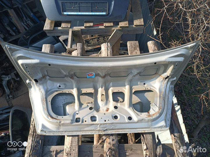 Крышка Багажника Mazda 323