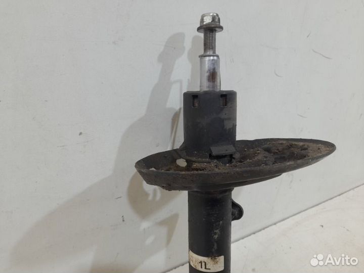 Амортизатор передний левый Toyota Camry V70 2018