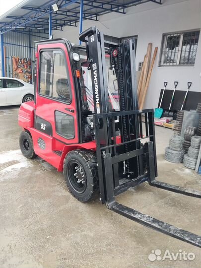 Водитель вилочного погрузчика