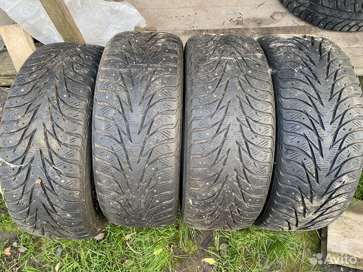 Yokohama Ice Guard Stud IG55 215/65 R17