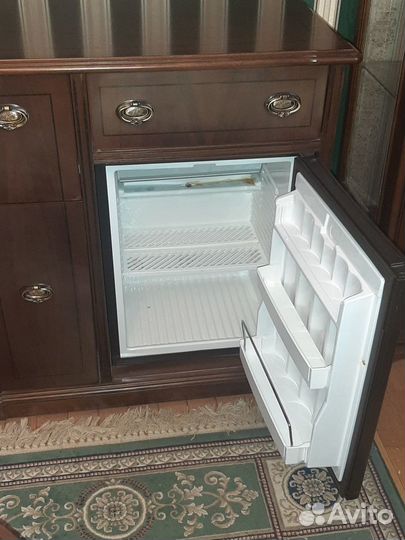 Бар с холодильником