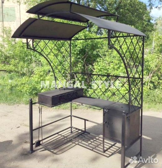 Мангал с крышей