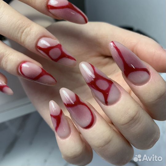 Модель на наращивание ногтей