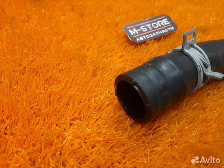 Патрубок системы охлаждения Mercedes-Benz C-Class