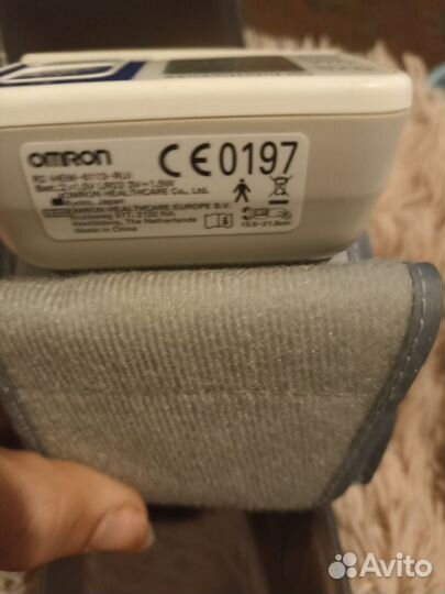 Тонометр автоматический Omron напульсник