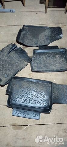 Автомобильные коврики резиновые