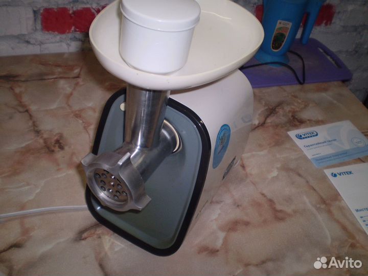 Мясорубка электрическая. новая