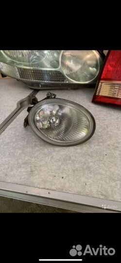 Правая противотуманная фара Toyota Ipcum ACM20