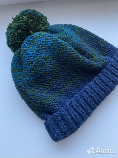 Вязаные шапки и варежки в наличии. Ручная работа