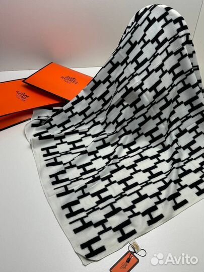 Шерстяной платок Hermes