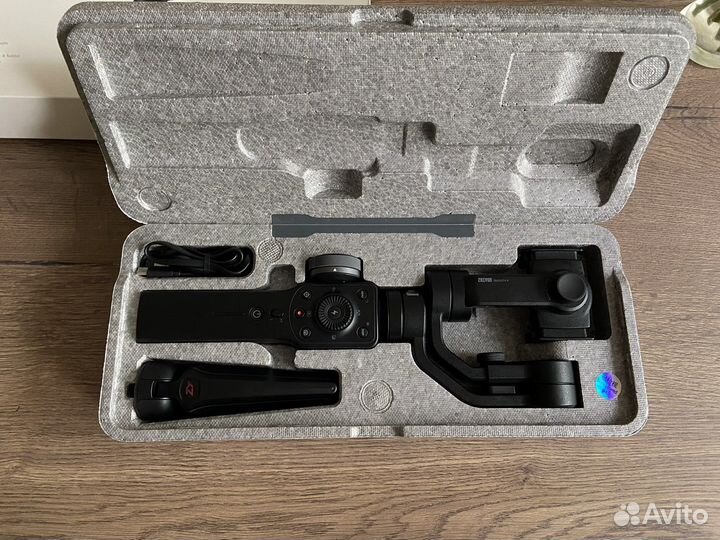 Стабилизатор для съемки Zhiyun Smooth 4