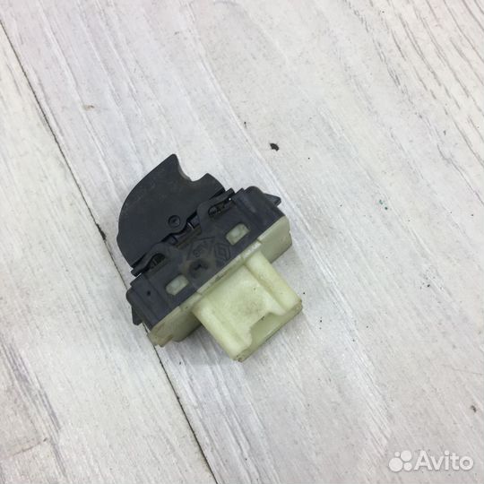 Кнопка стеклоподъемника LADA xray