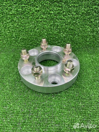 Проставки колёсные на Toyota Camry 20 мм