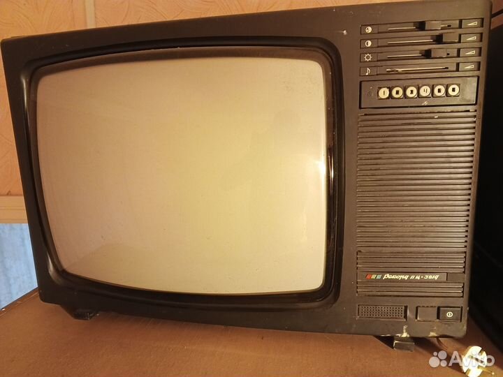 Телевизор Рекорд вц-381Д