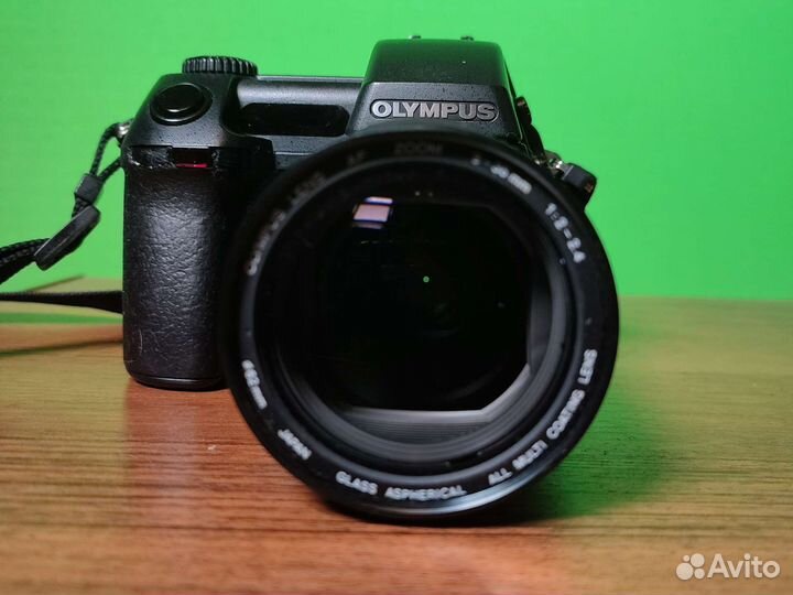 Цифровой фотоаппарат Olympus Camedia E-10