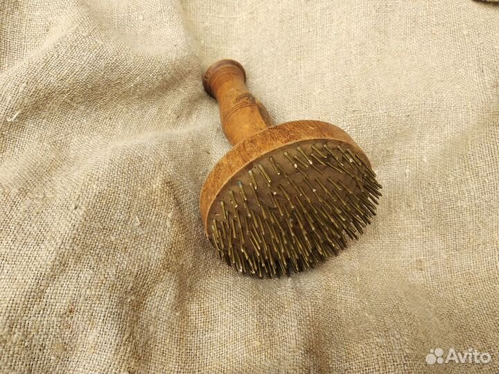 Щеть – орудие, использовавшееся для чесания льна