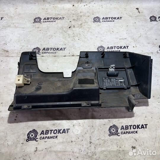 Накладка торпедо нижняя Nissan Primera P11